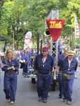 907298 Afbeelding van de 'ZFunc-Feestband' van het Zuilens Fanfarecorps bij de start van 'La Caravane d'Utrecht' in het ...